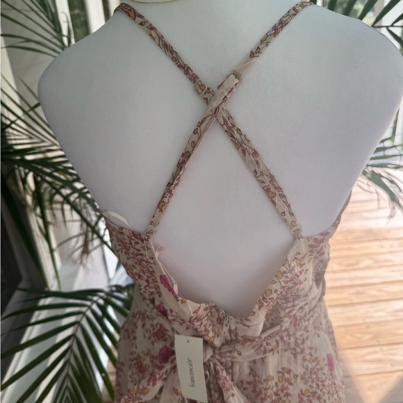 Francesca's Collections Ivory Floral Dress NWT - Picture 5 of 5